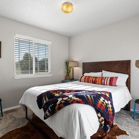Southwestern Style 4 Bedroom Nampa Home Sleeps 16! Екстериор снимка