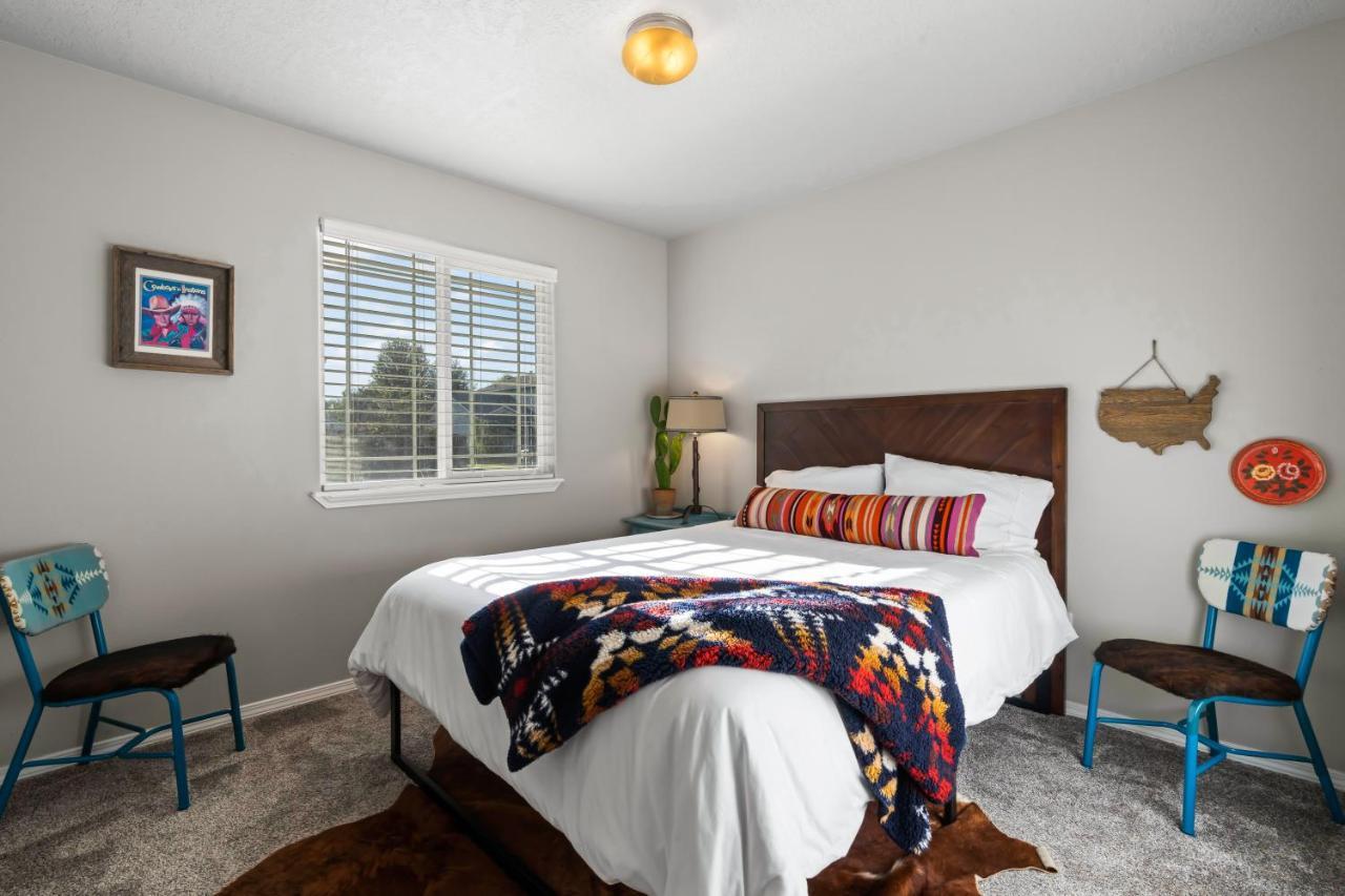 Southwestern Style 4 Bedroom Nampa Home Sleeps 16! Екстериор снимка