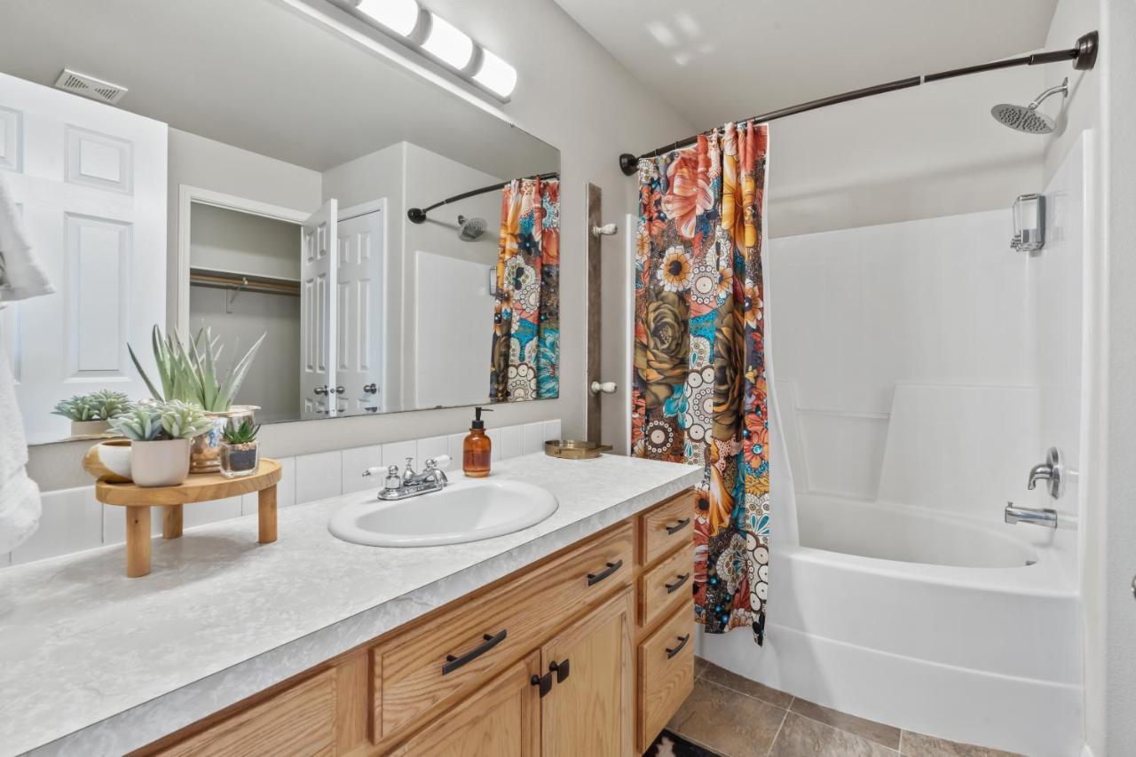 Southwestern Style 4 Bedroom Nampa Home Sleeps 16! Екстериор снимка